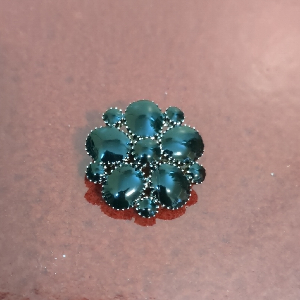 Elegant Black Floral Brooch